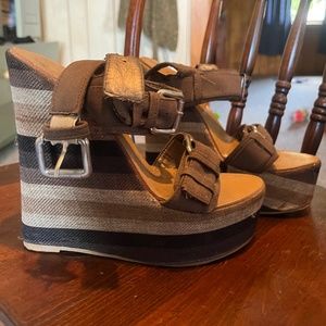 Wedge sandals